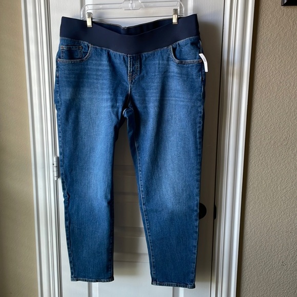 Old navy maternity jeans NWT OG straight silhouette comfy preppy casual fall - Picture 1 of 4
